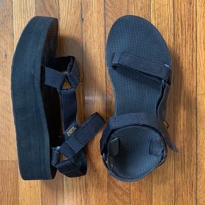 Teva flatform universal platform sandal, black, sz 7